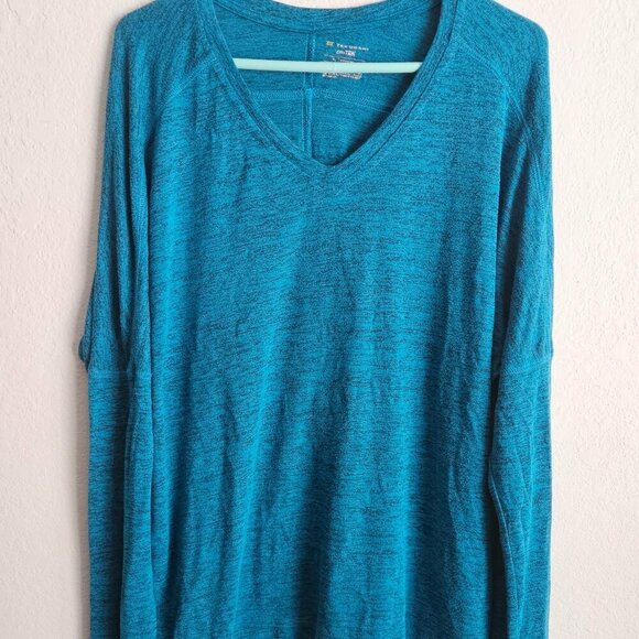 tek gear Tops - Tek gear dry tek gym Pullover workout shirt tunic teal black Slits On Sides XL